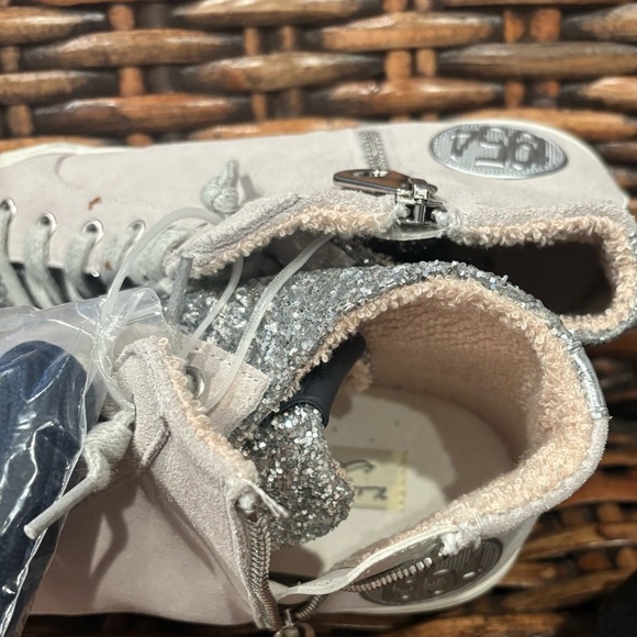 Vintage Havana NWT  Silver Glitter High-Top Sneakers - Picture 6 of 11